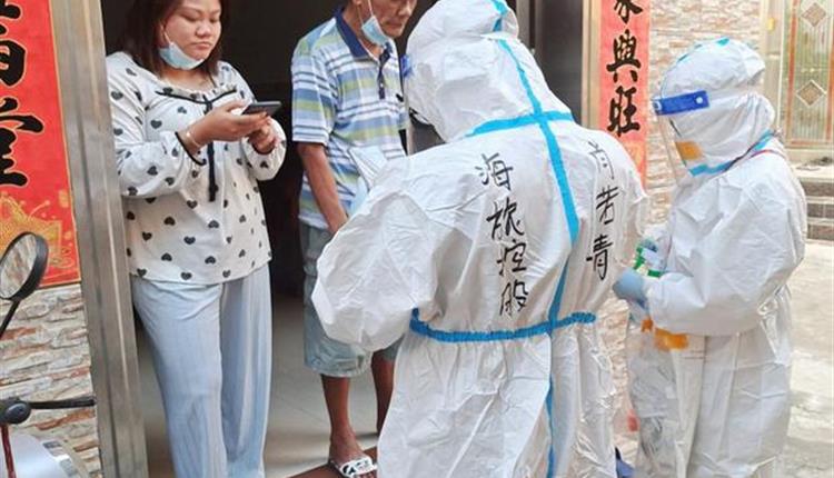 【平凡力量|旅控戰(zhàn)“疫”人物志⑤】貢獻志愿力量 筑起守護之墻——肖若青：一起努力，海南會好，彼此理解，守望相助